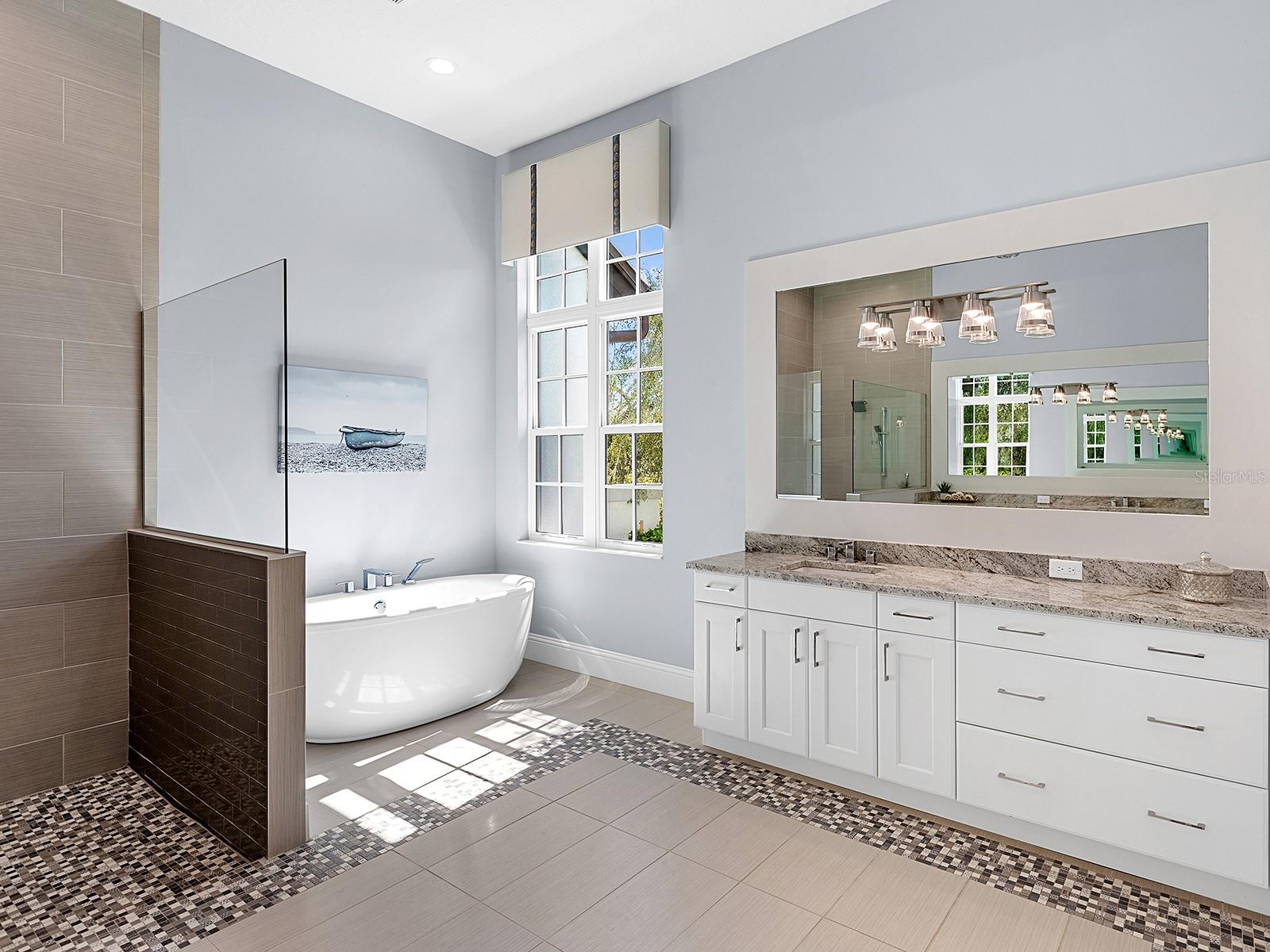 LAKE CLUB - Residential