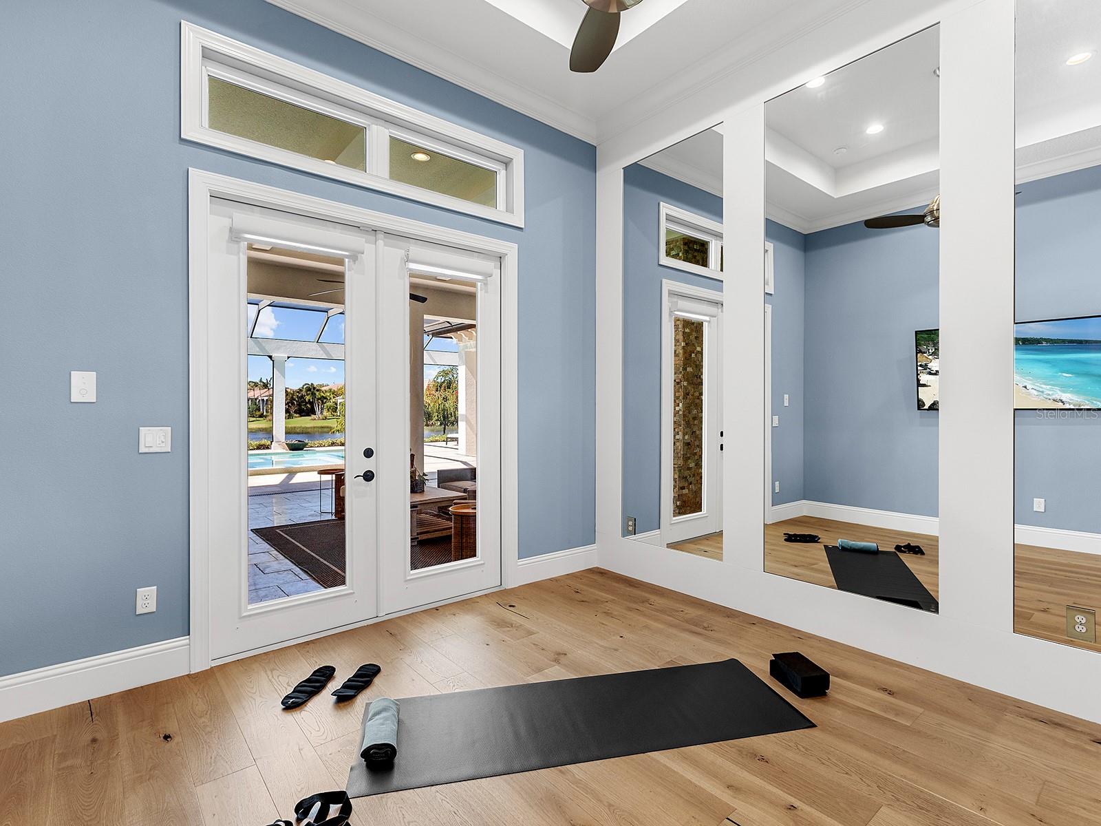 LAKE CLUB - Residential