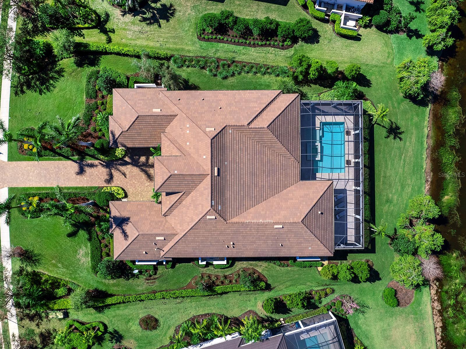 LAKE CLUB - Residential