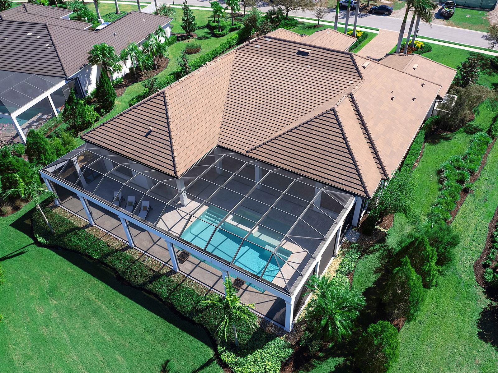 LAKE CLUB - Residential