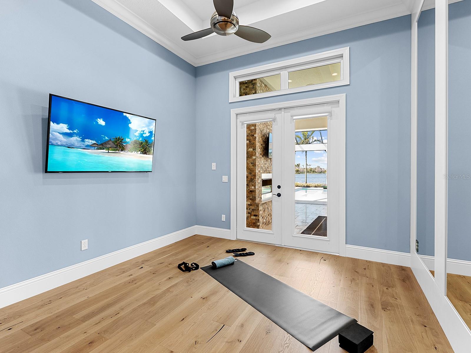 LAKE CLUB - Residential