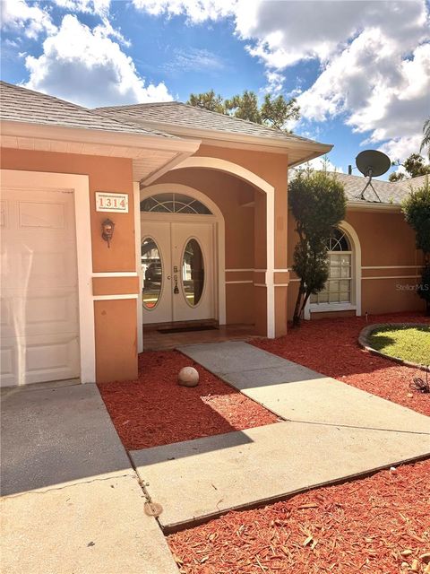 Photo of 1314 W Carissa Court, Tampa, FL 33604 (MLS # TB8417638)