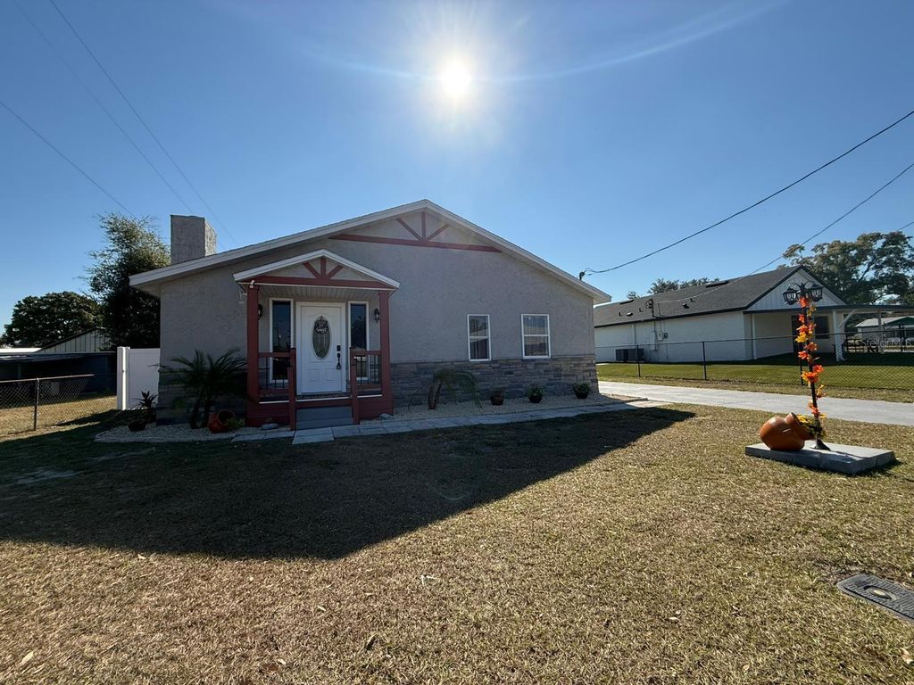 Photo of 208 Center St, Auburndale, FL 33823 (MLS # L4959982)