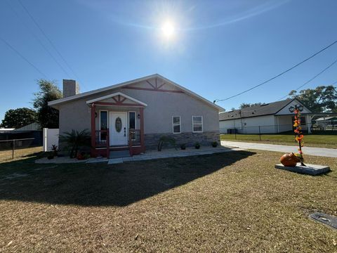 208 CENTER ST STREET AUBURNDALE FL 33823