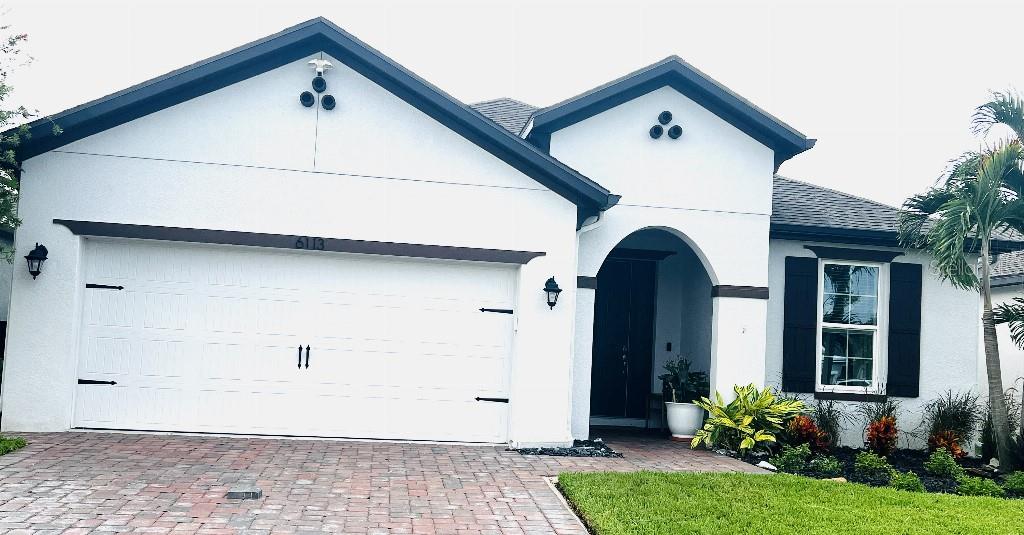 4 Bedroom 3 Bath home in Master Planned Waterset Community with miles of walking trails, 3 Community Pools, Sports Complex and dog park. Walking distance to Crunch Gym, Restaurants, Day Care, Pet Paradise Doggie Daycare boarding & vet. Clean, bright open floorplan with new luxury vinyl tile in main living areas. Screened Lanai to low maintenance artificial turf backyard over looking trees. Fully fenced yard w automatic sprinkler system. Home is move in ready. Ceiling fans in living and bedrooms. Garage and lanai with epoxy coated flooring. 30 Amp outlet installed for garage.
Friendly neighborhood with great diverse community feeling.