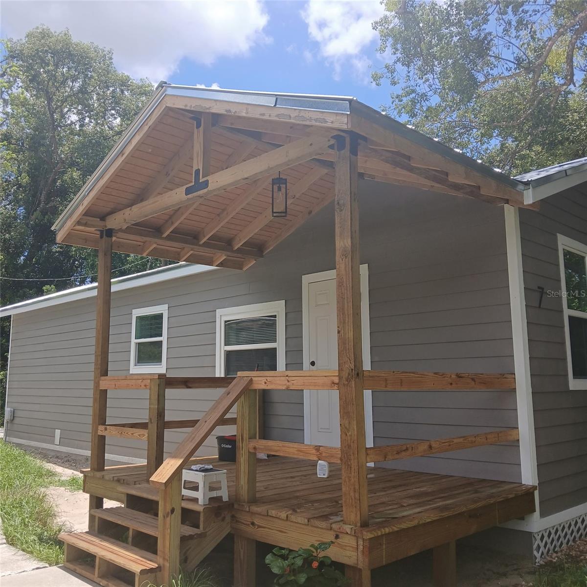 1 Bedroom 1 Bath - Full size Kitchen & Private Bath with Shower - Covered Front Porch - Water/Lawn/WiFi Included * Open Concept Living Room & Eating Space with a Private Bedroom * Fenced Yard * Outdoor Security Lighting * Multiple Security Cameras on the property * Must show Steady Documentable Income * No Drugs or Drama * Friendly Pets are Welcome * Must have an Appointment to visit the Property * Also has 212 Broad Street on the For Rent sign in front of property * Unfortunately there is a lot of Scammers on the Internet for rentals so don't send anyone a deposit without making sure it is for this property and you have signed paperwork from us