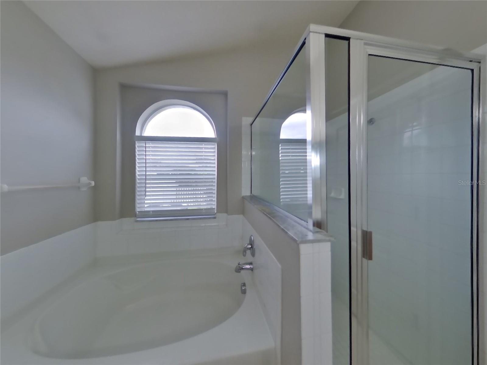 MEADOW POINTE IV PRCL J - Residential Lease