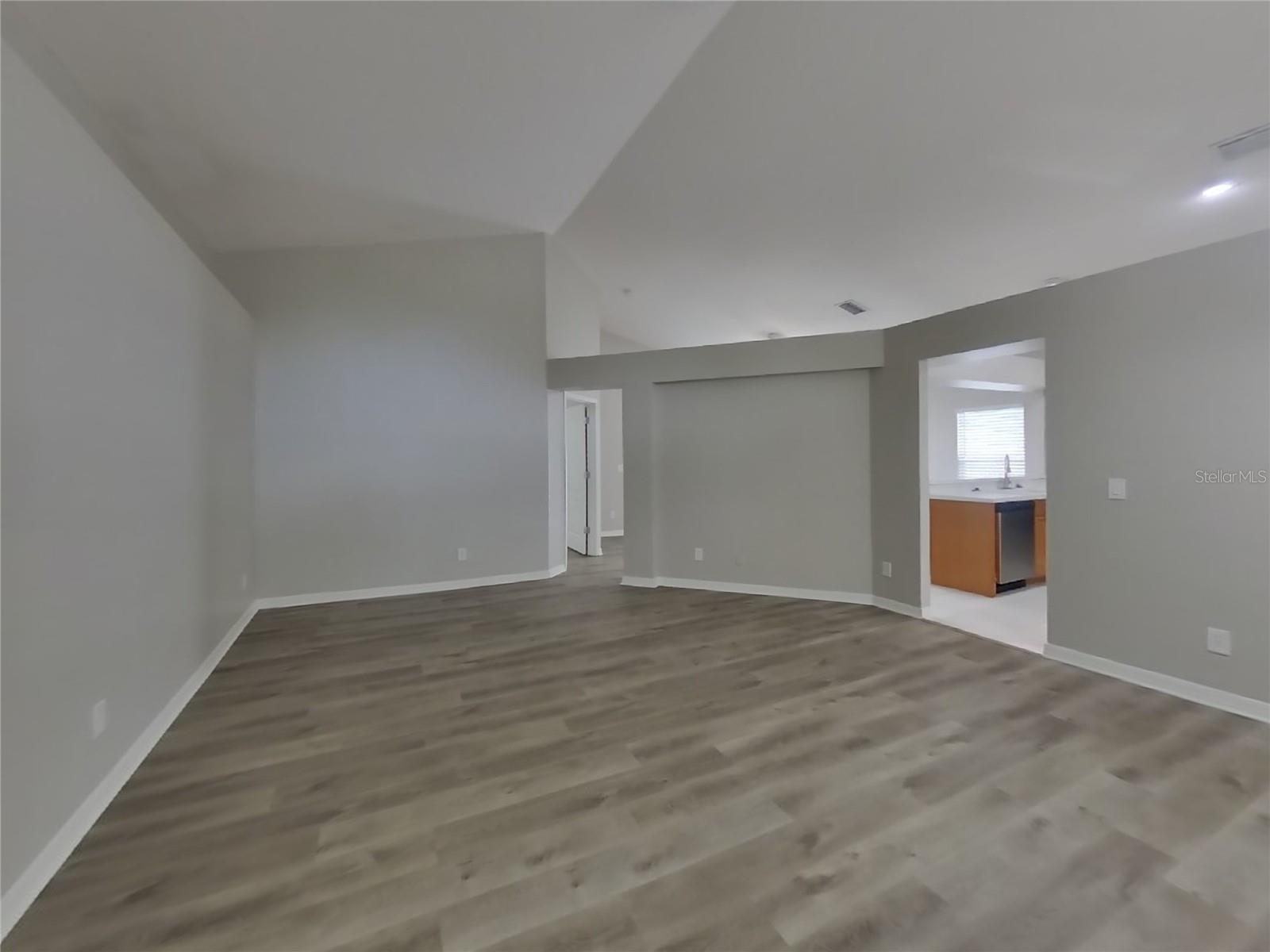 MEADOW POINTE IV PRCL J - Residential Lease