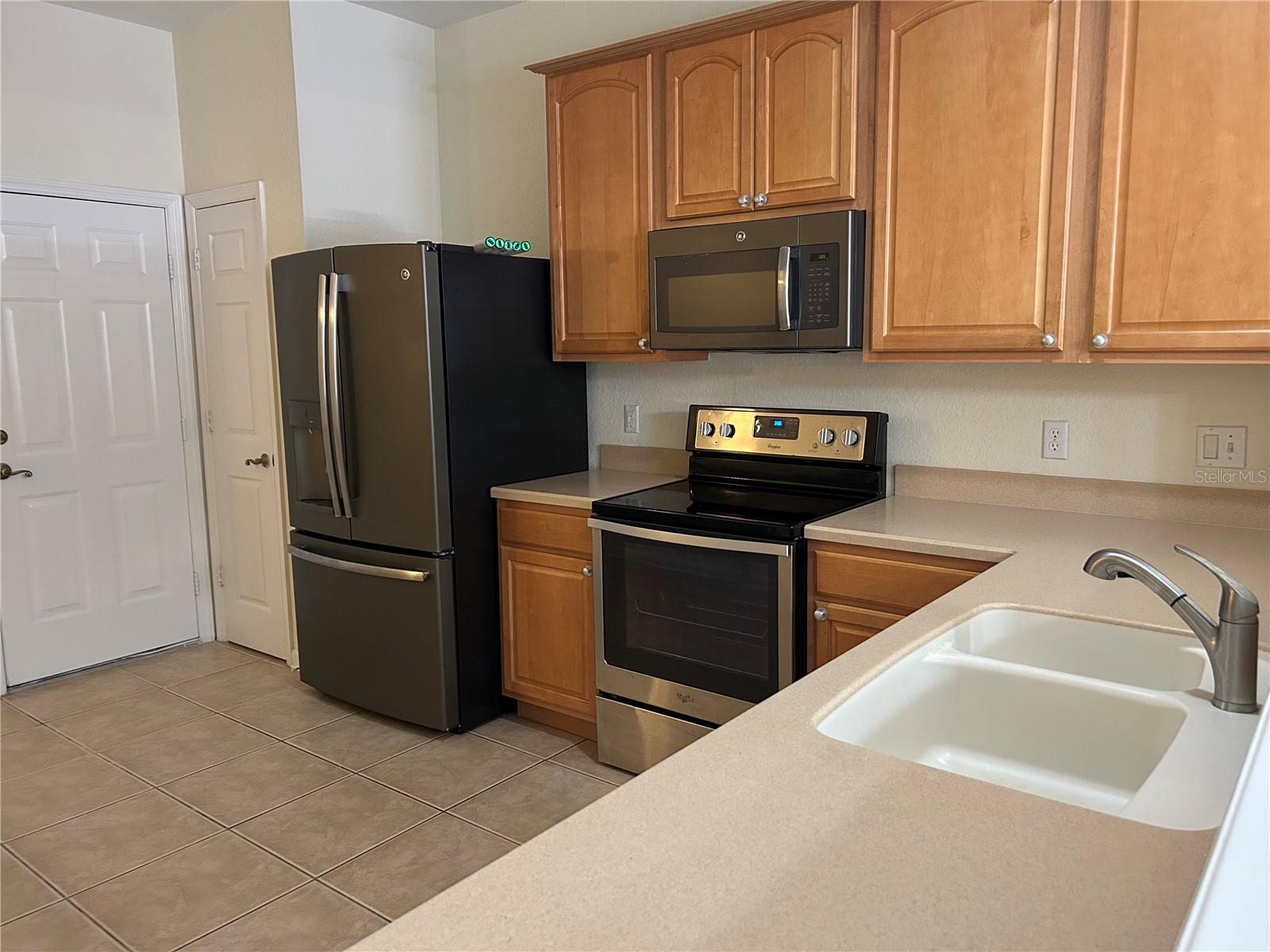 STONEBRIDGE LAKES PH 19 - Residential Lease