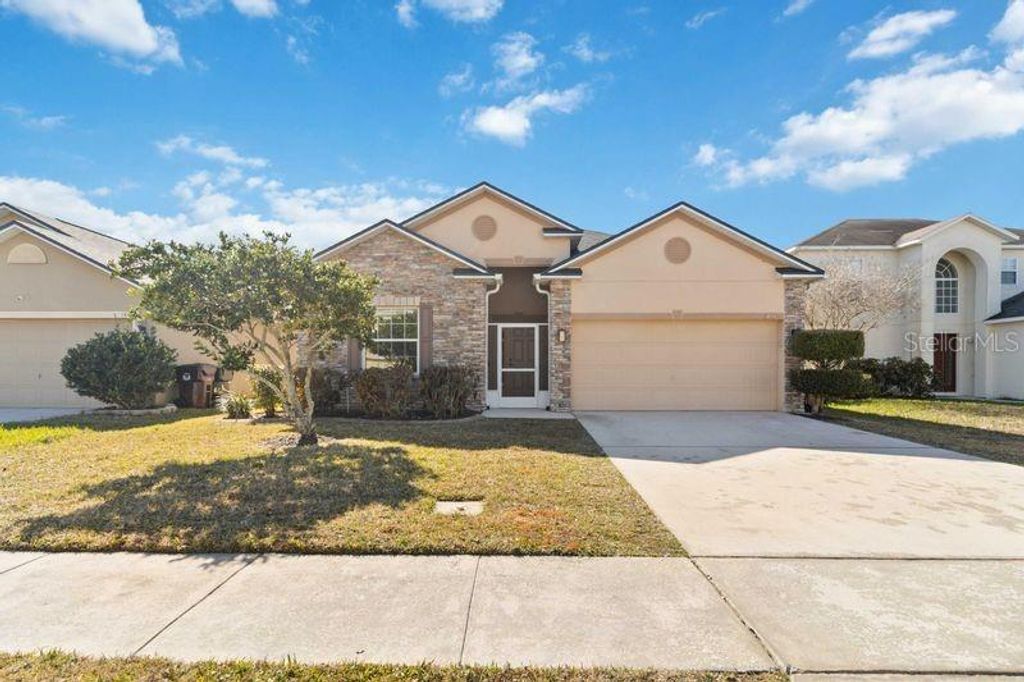 Photo of 5450 Silver Thistle Lane, Saint Cloud, FL 34772 (MLS # S5143146)
