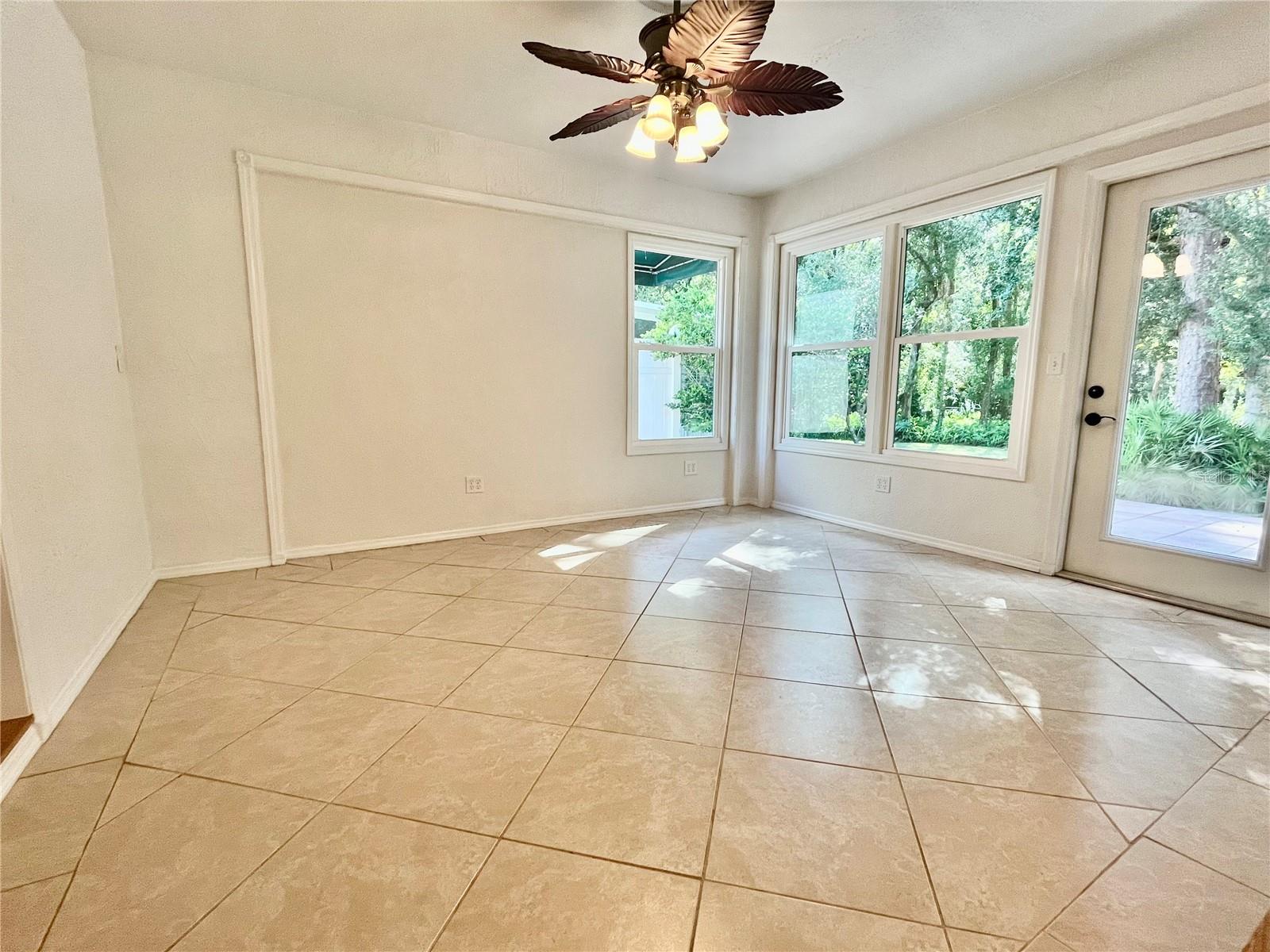 ANCHORAGE OF TARPON LAKE UNIT THREE THE - Residential Lease