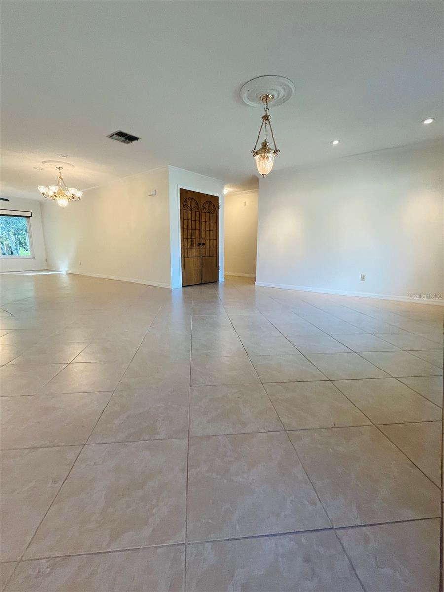 ANCHORAGE OF TARPON LAKE UNIT THREE THE - Residential Lease