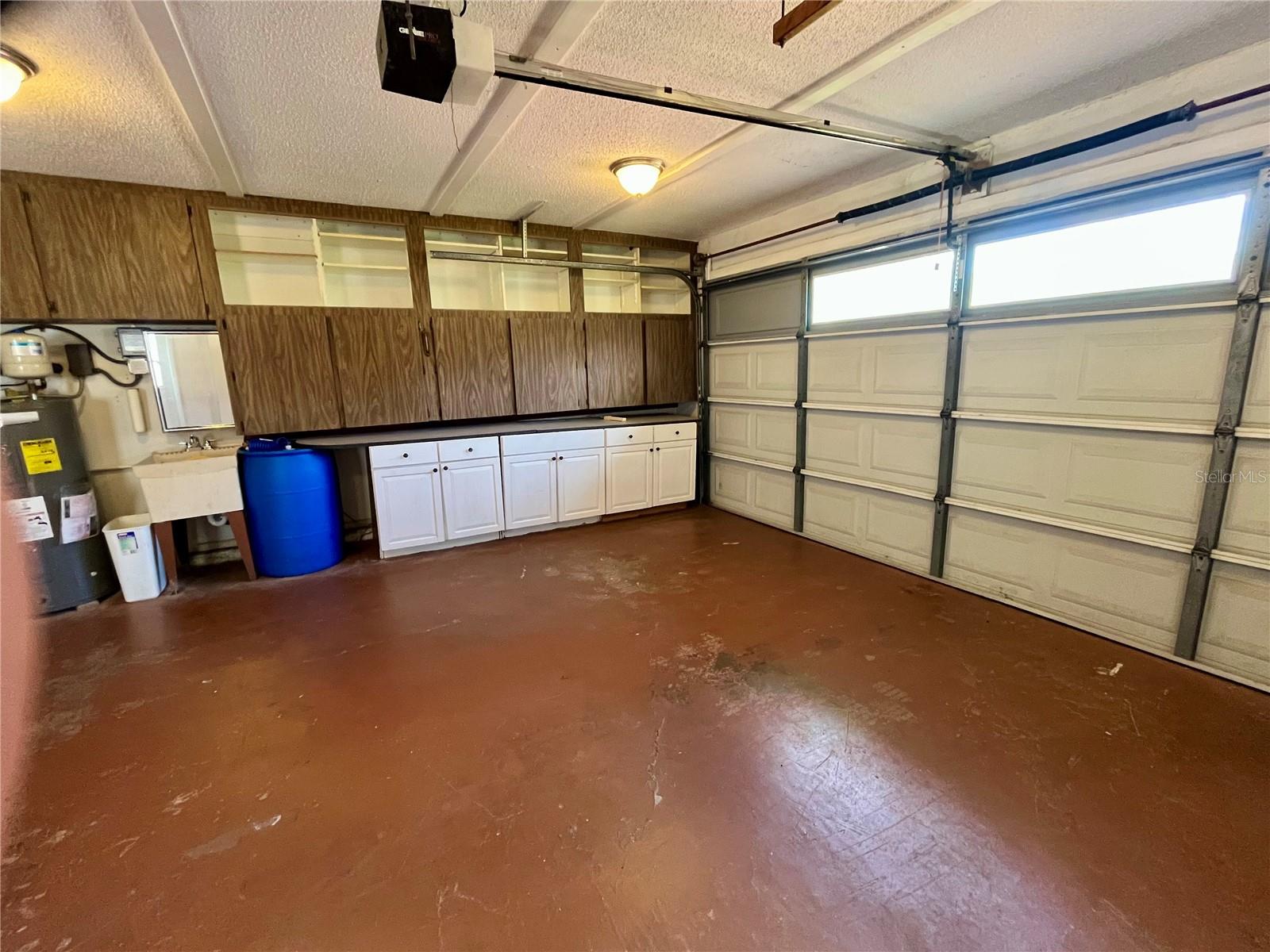 ANCHORAGE OF TARPON LAKE UNIT THREE THE - Residential Lease