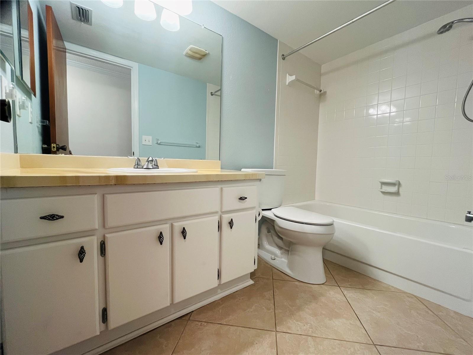 ANCHORAGE OF TARPON LAKE UNIT THREE THE - Residential Lease