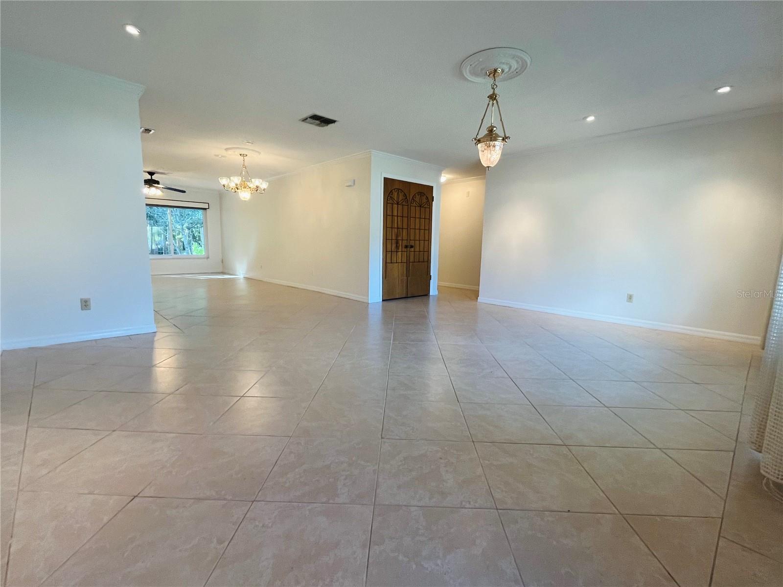 ANCHORAGE OF TARPON LAKE UNIT THREE THE - Residential Lease