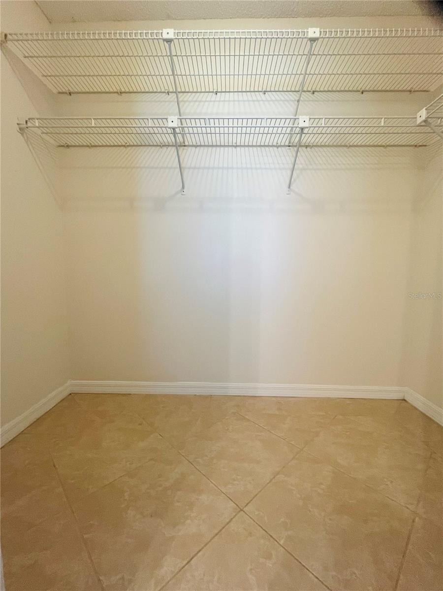 ANCHORAGE OF TARPON LAKE UNIT THREE THE - Residential Lease