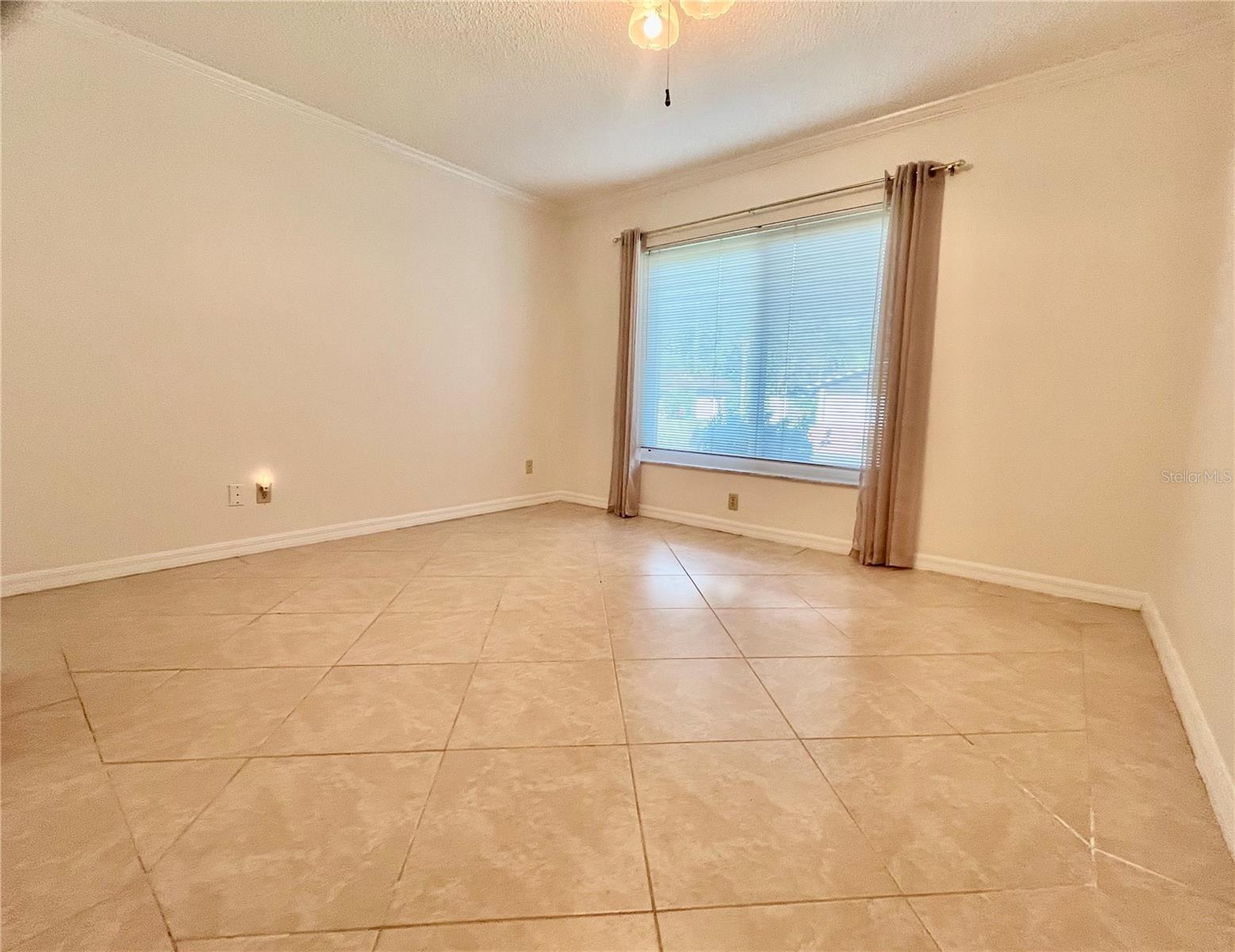 ANCHORAGE OF TARPON LAKE UNIT THREE THE - Residential Lease