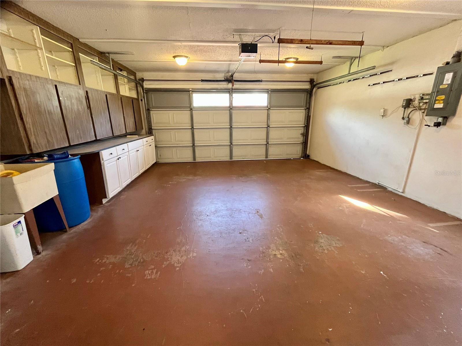 ANCHORAGE OF TARPON LAKE UNIT THREE THE - Residential Lease