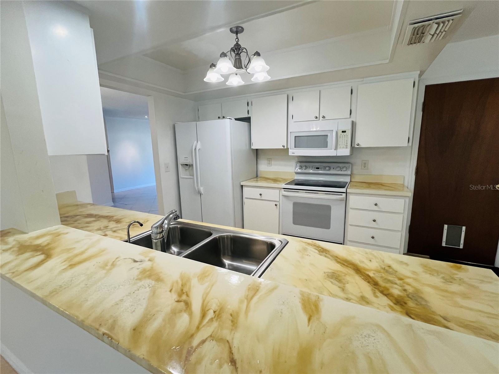 ANCHORAGE OF TARPON LAKE UNIT THREE THE - Residential Lease