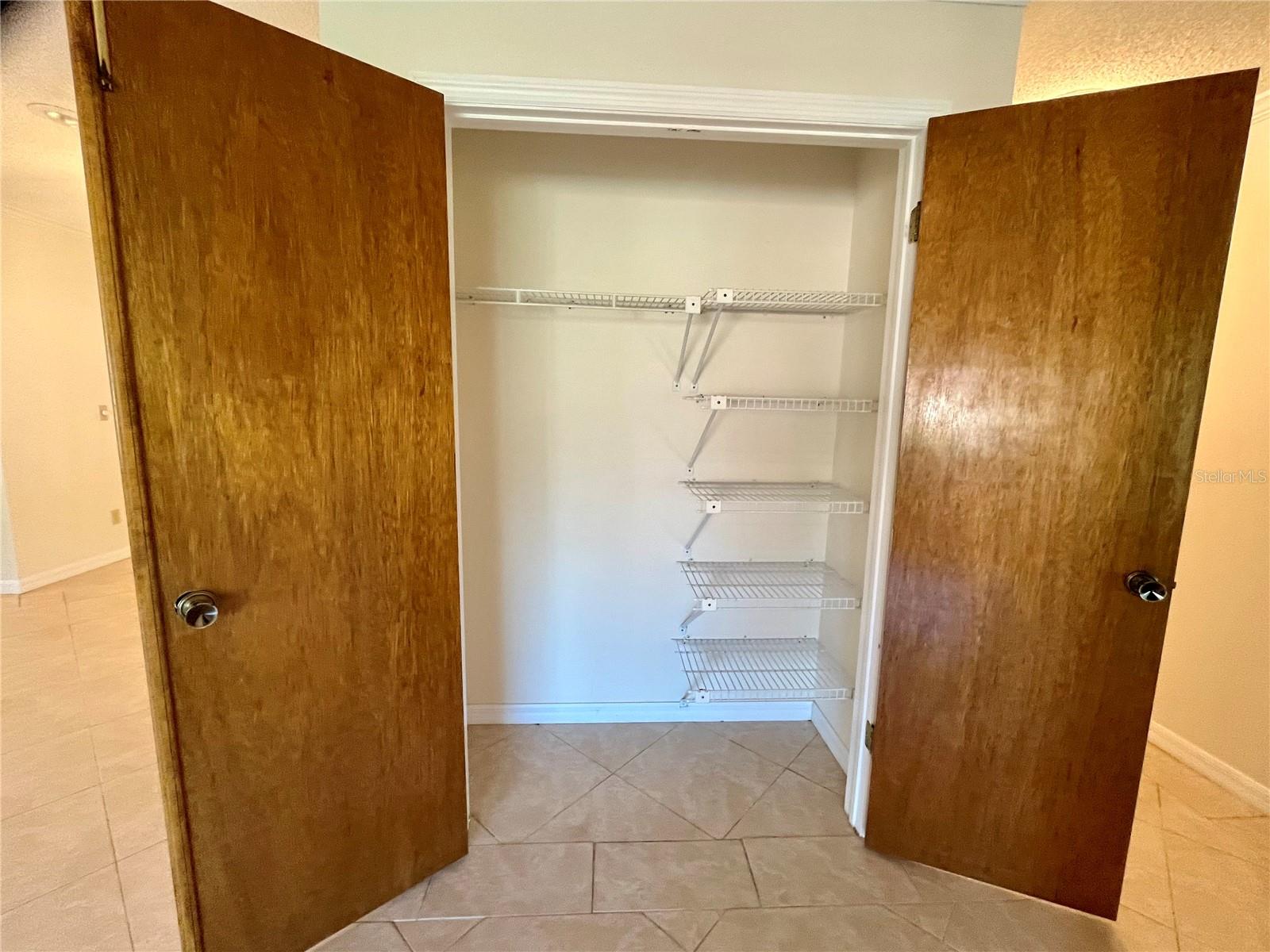 ANCHORAGE OF TARPON LAKE UNIT THREE THE - Residential Lease