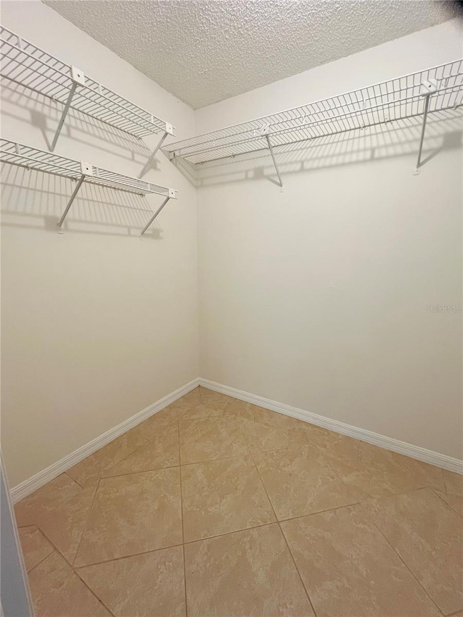 ANCHORAGE OF TARPON LAKE UNIT THREE THE - Residential Lease