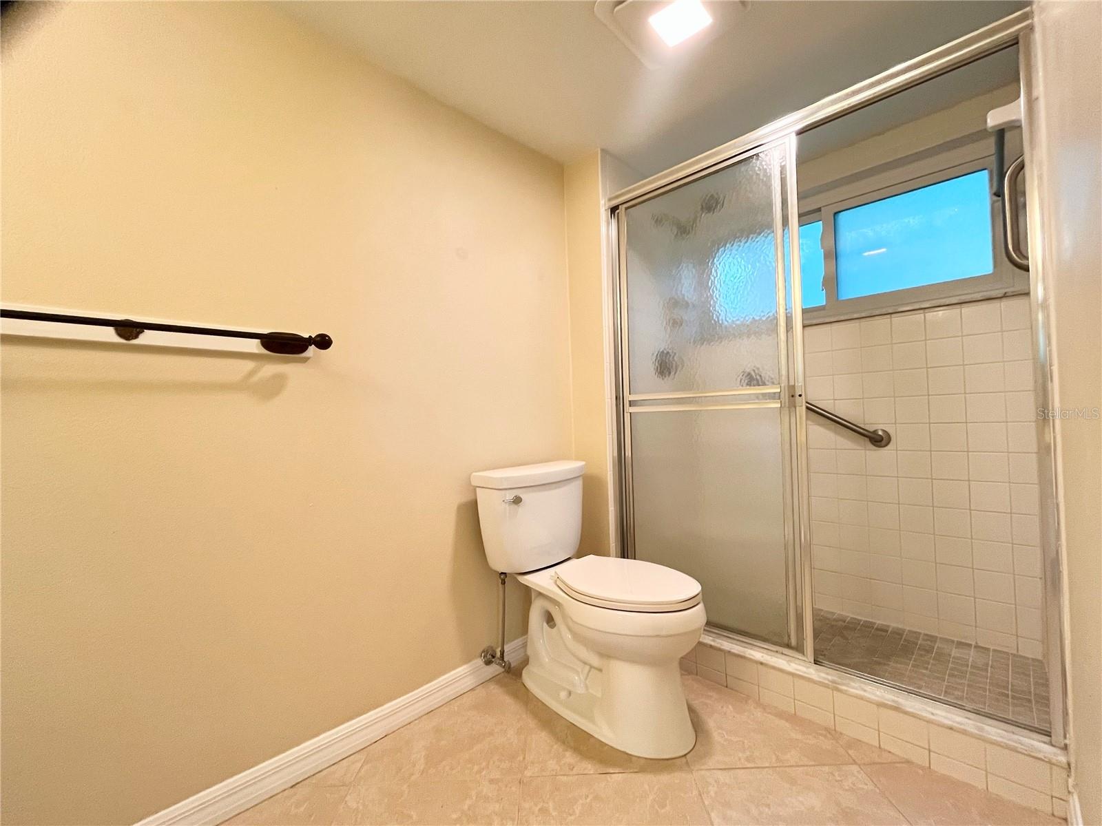 ANCHORAGE OF TARPON LAKE UNIT THREE THE - Residential Lease