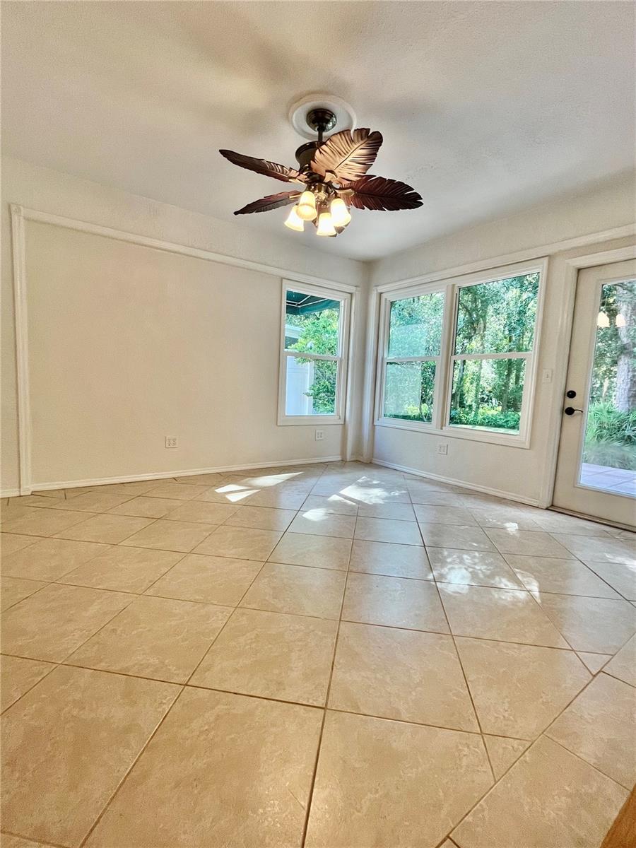 ANCHORAGE OF TARPON LAKE UNIT THREE THE - Residential Lease