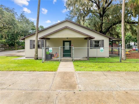 Photo of 102 S Highland Street, Bushnell, FL 33513 (MLS # S5136006)