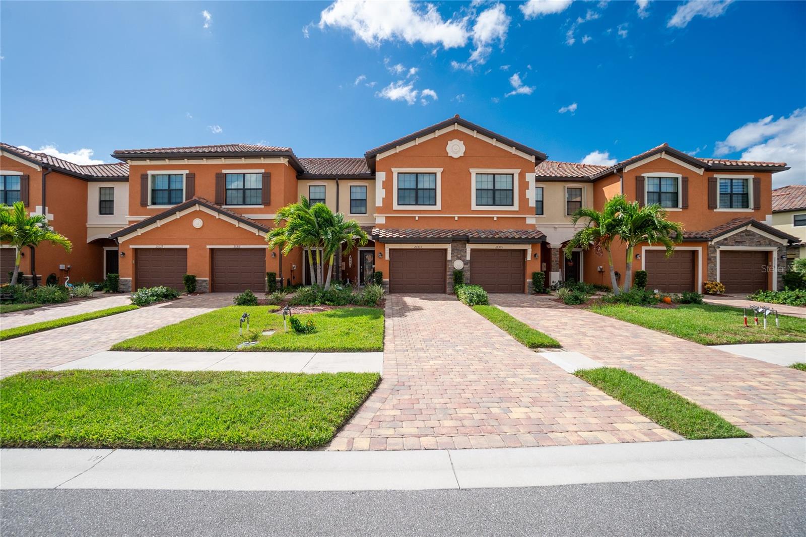20333 LAGENTE CIRCLE