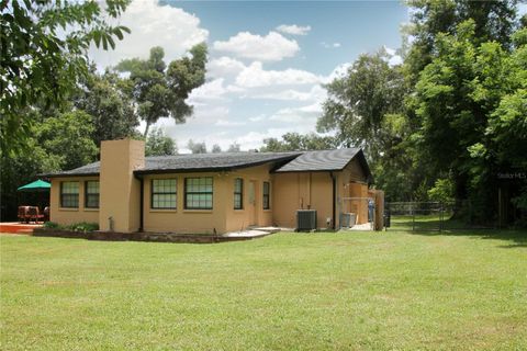 A home in SEFFNER