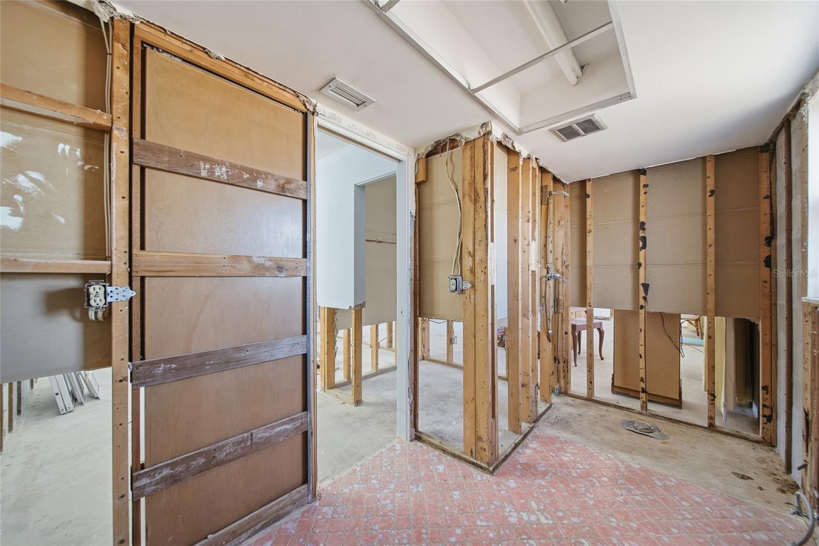 PARADISE ISLAND 6TH ADD - Residential