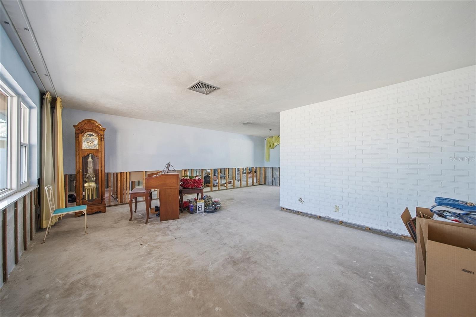 PARADISE ISLAND 6TH ADD - Residential