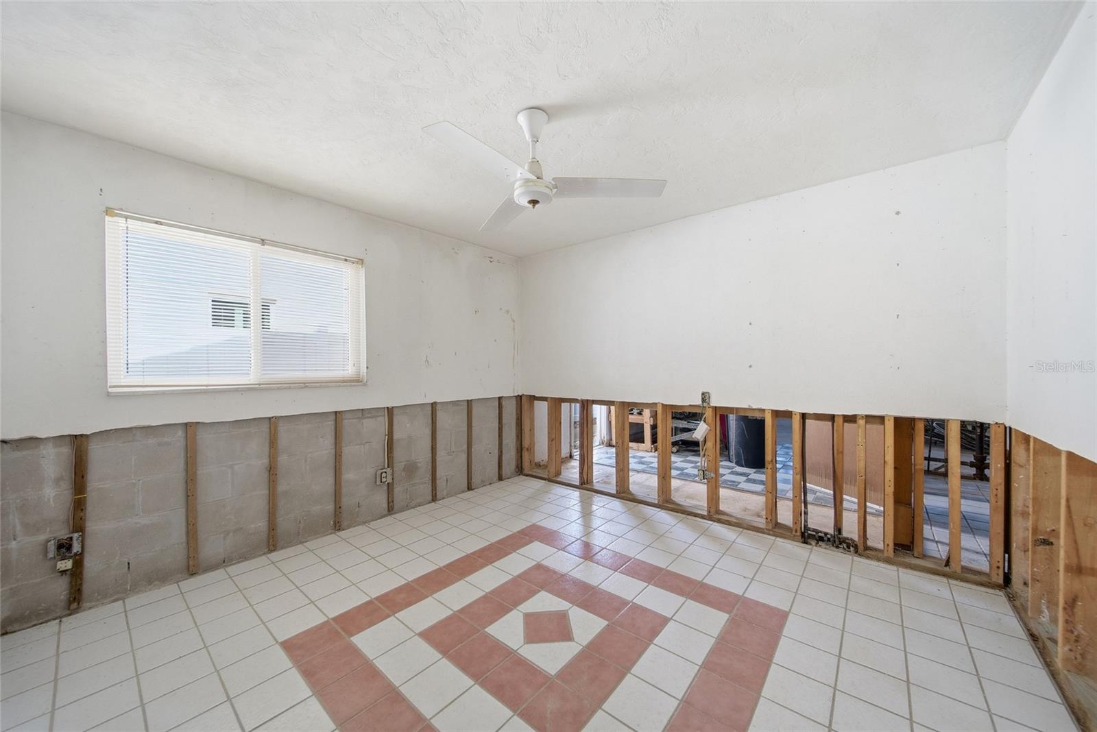 PARADISE ISLAND 6TH ADD - Residential