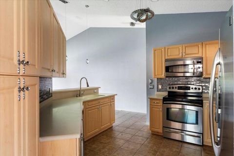 Tiny photo for 5336 Edgewater Way #5336, Oxford, FL 34484 (MLS # O6406258)