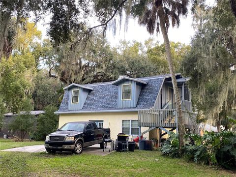 A home in LAKE WALES