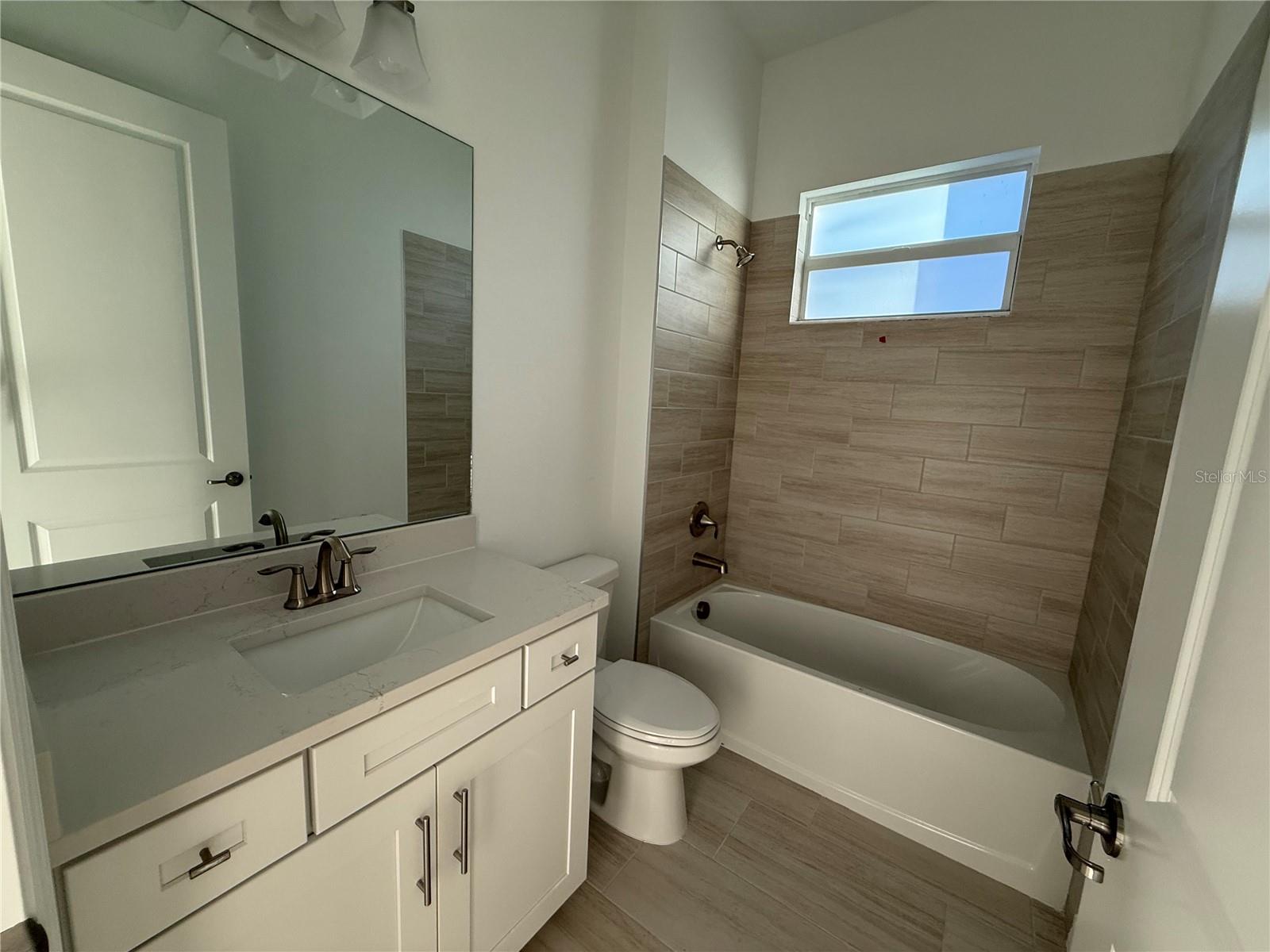 CALUSA COUNTRY CLUB - Residential Lease