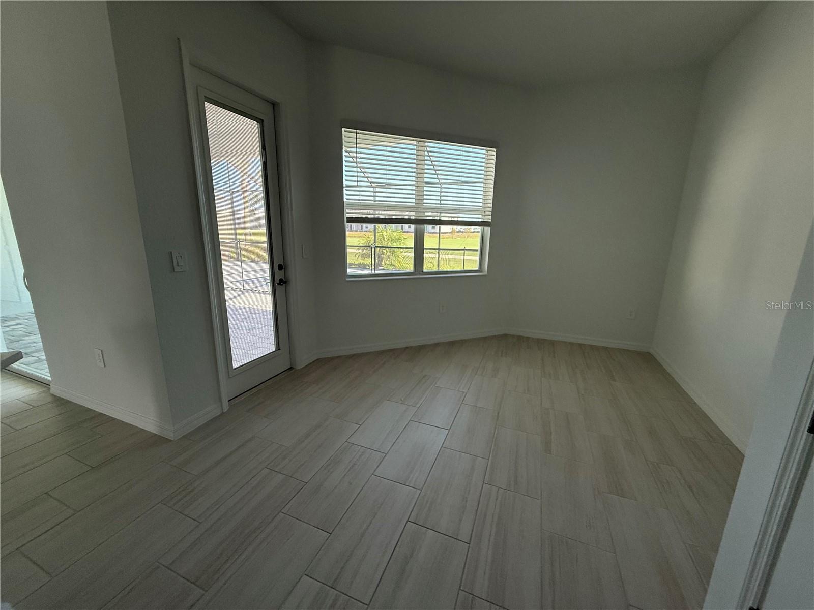 CALUSA COUNTRY CLUB - Residential Lease