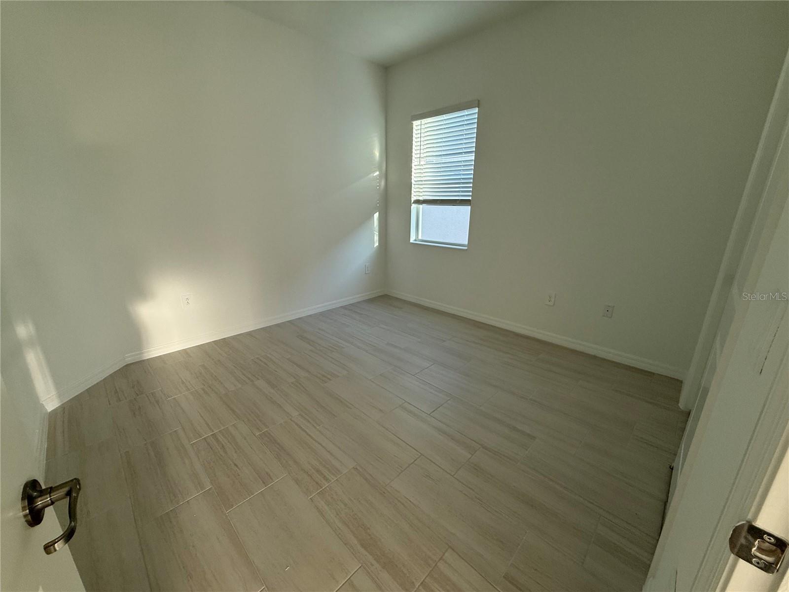 CALUSA COUNTRY CLUB - Residential Lease