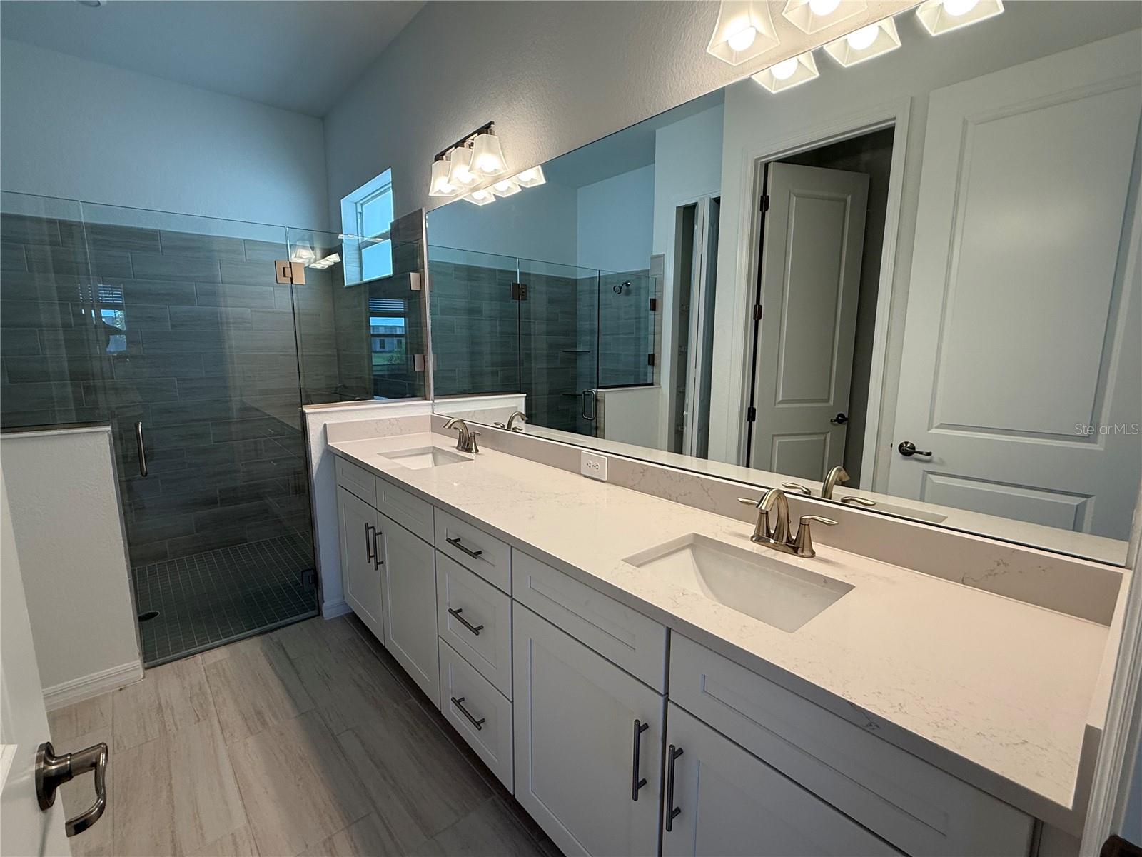 CALUSA COUNTRY CLUB - Residential Lease