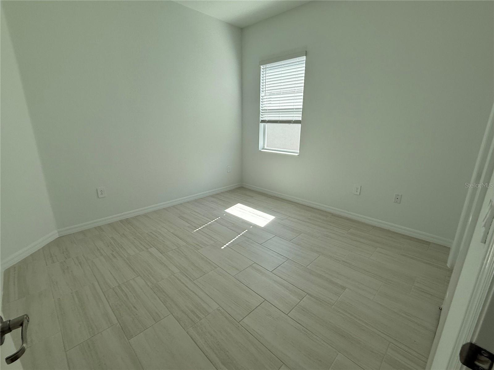 CALUSA COUNTRY CLUB - Residential Lease