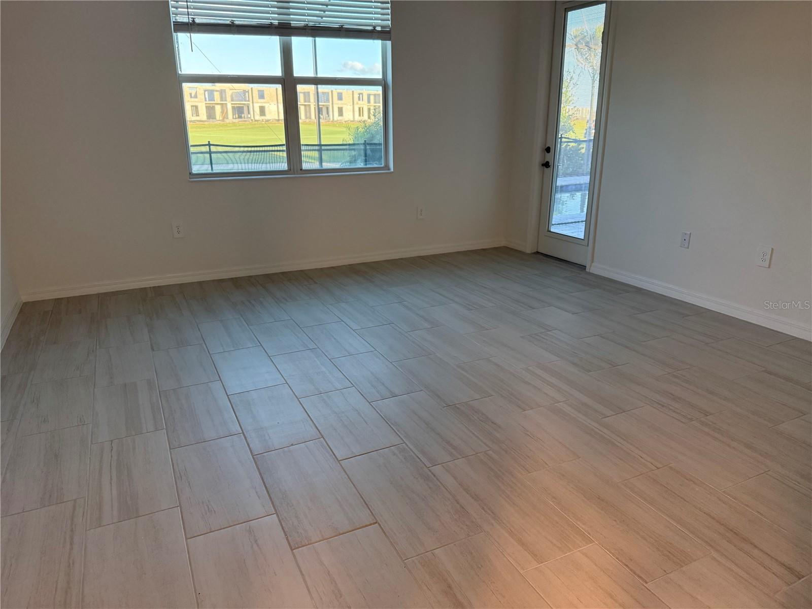 CALUSA COUNTRY CLUB - Residential Lease