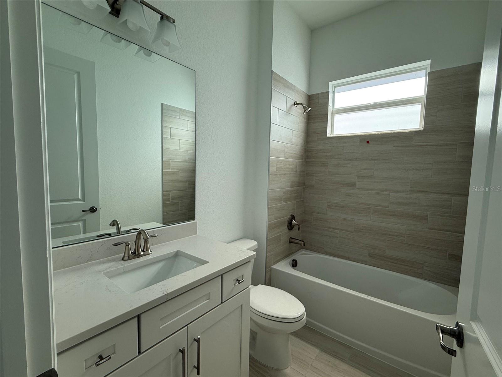 CALUSA COUNTRY CLUB - Residential Lease