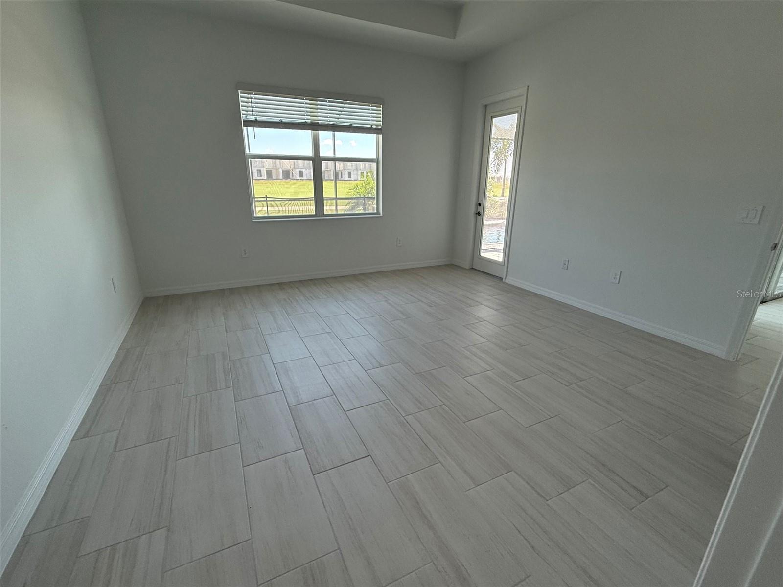 CALUSA COUNTRY CLUB - Residential Lease