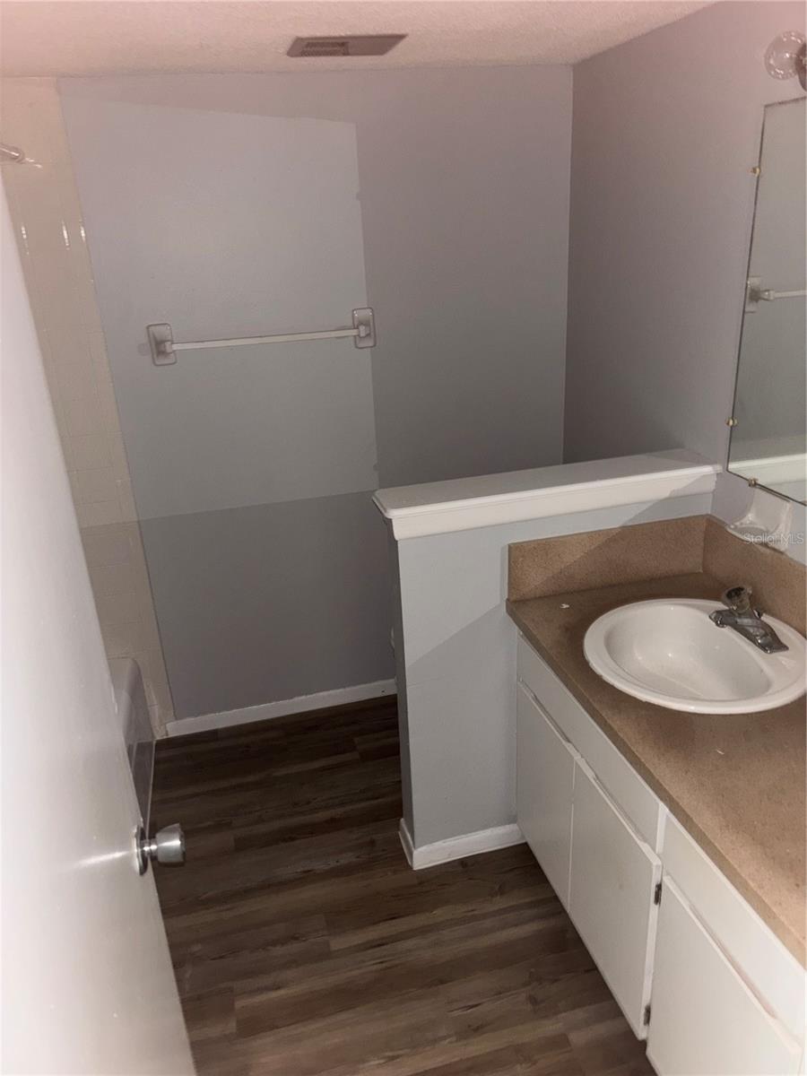 HEATHER HILL APTS - Residential