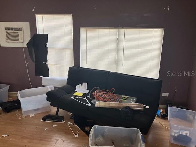 SLEEPY LAGOON - Residential