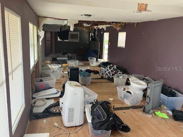 SLEEPY LAGOON - Residential