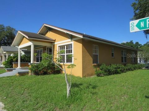 A home in LAKELAND