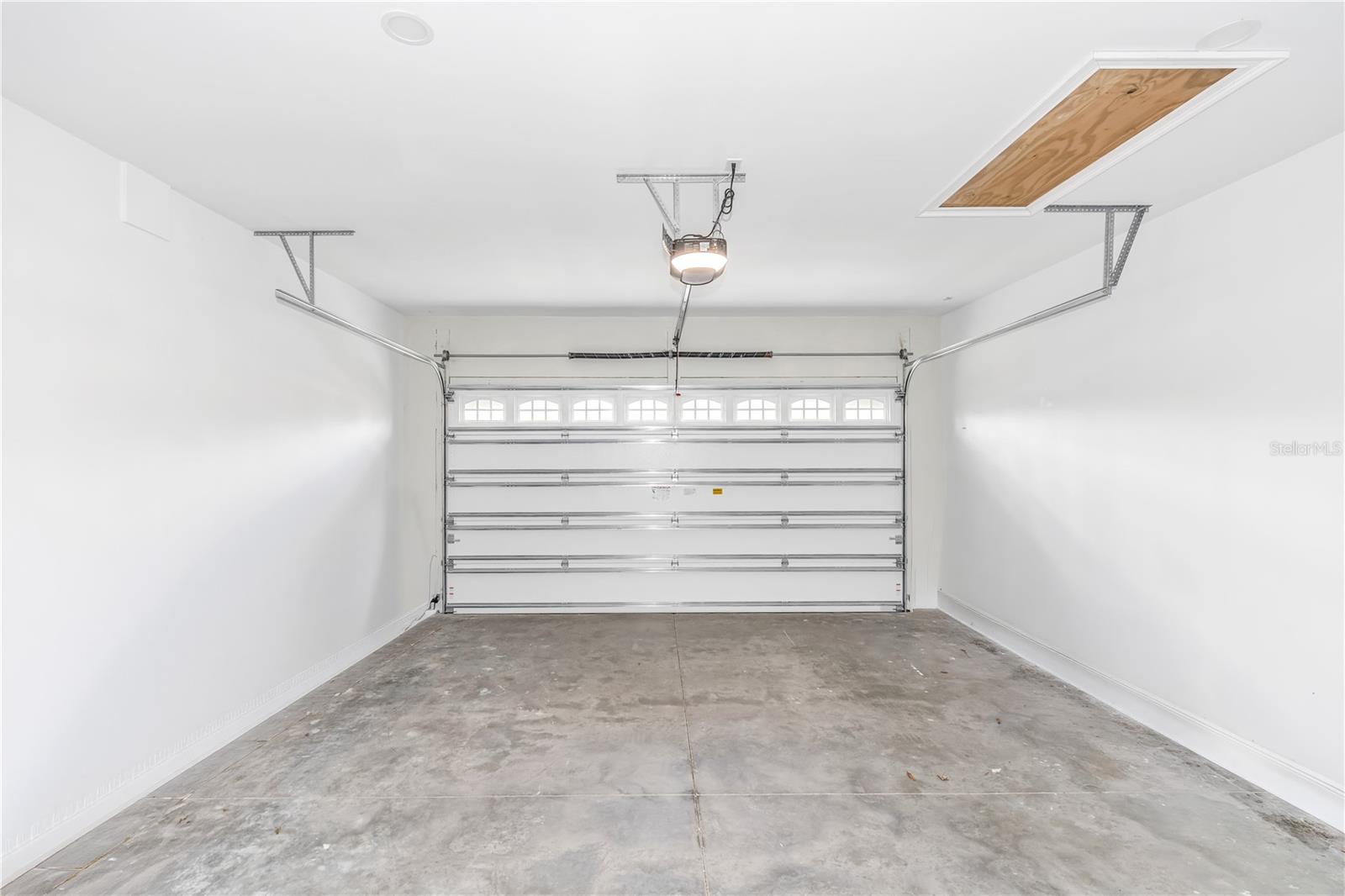 WEDGEFIELD - Residential