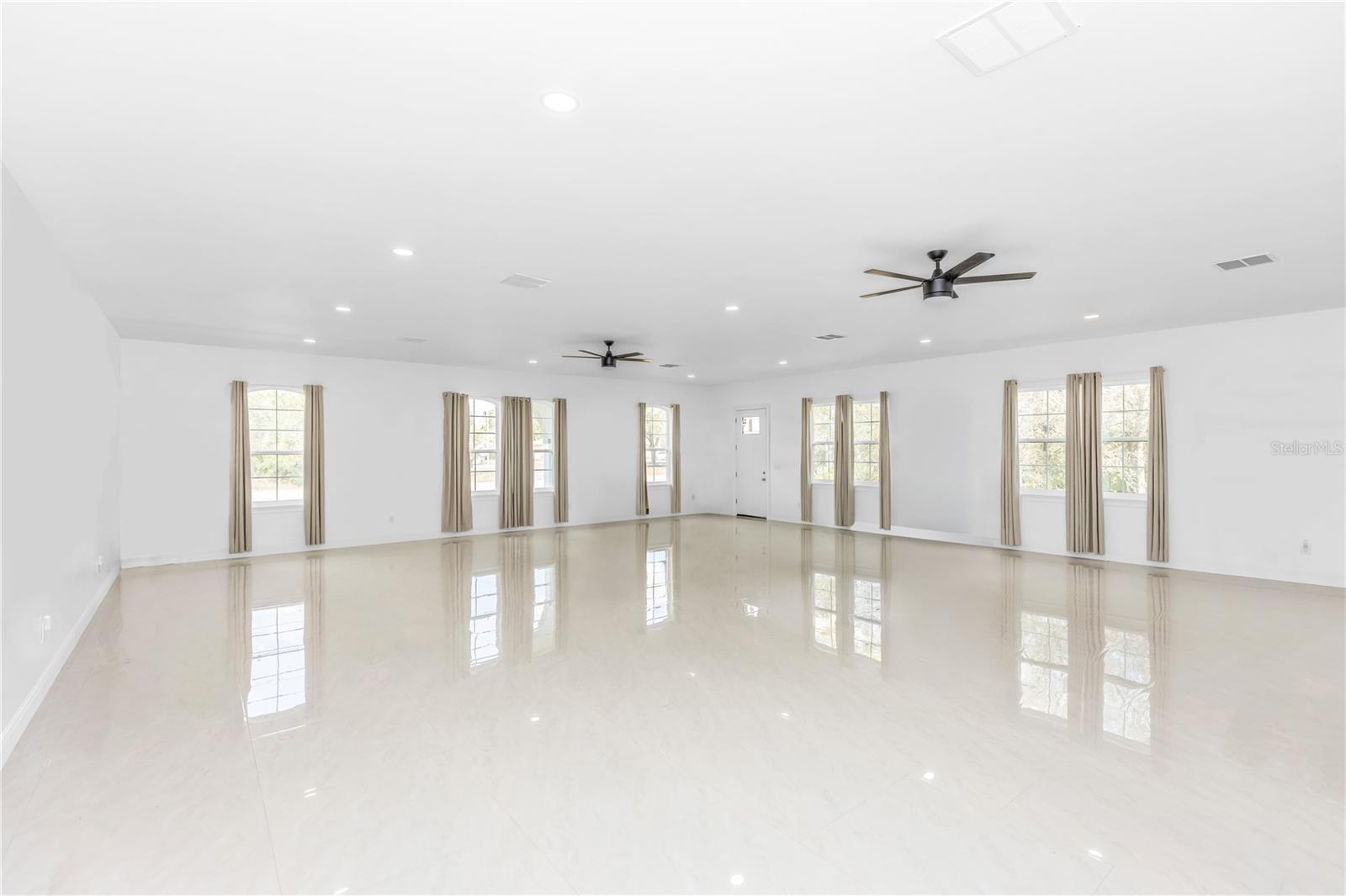 WEDGEFIELD - Residential