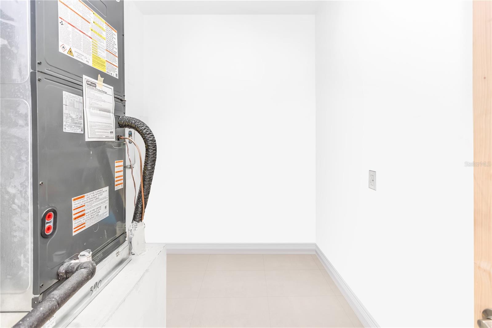 WEDGEFIELD - Residential